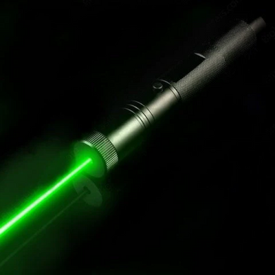 Rechargeable laser pointer with long range for outdoor use